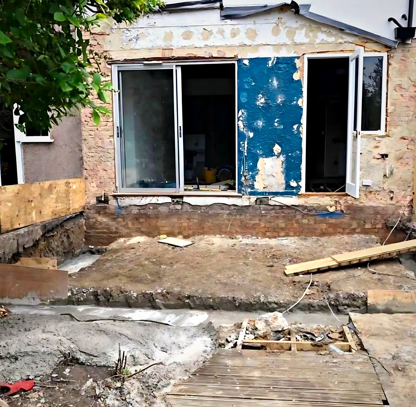 Rear Extension with Crittall-Style Doors — photo 3