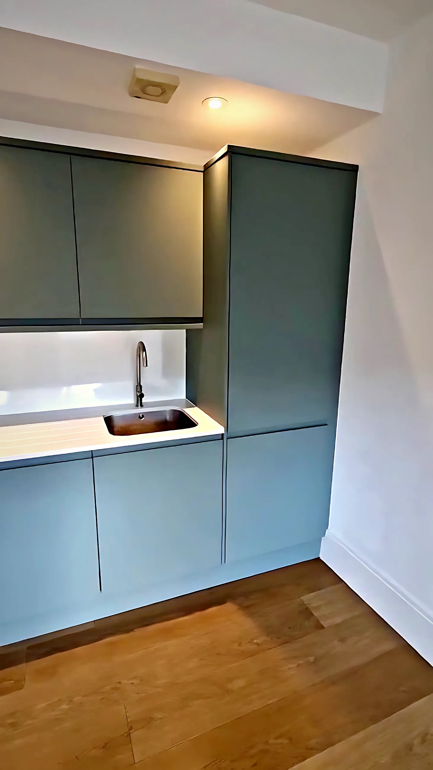 Handleless Kitchen, Holborn Flat — photo 3