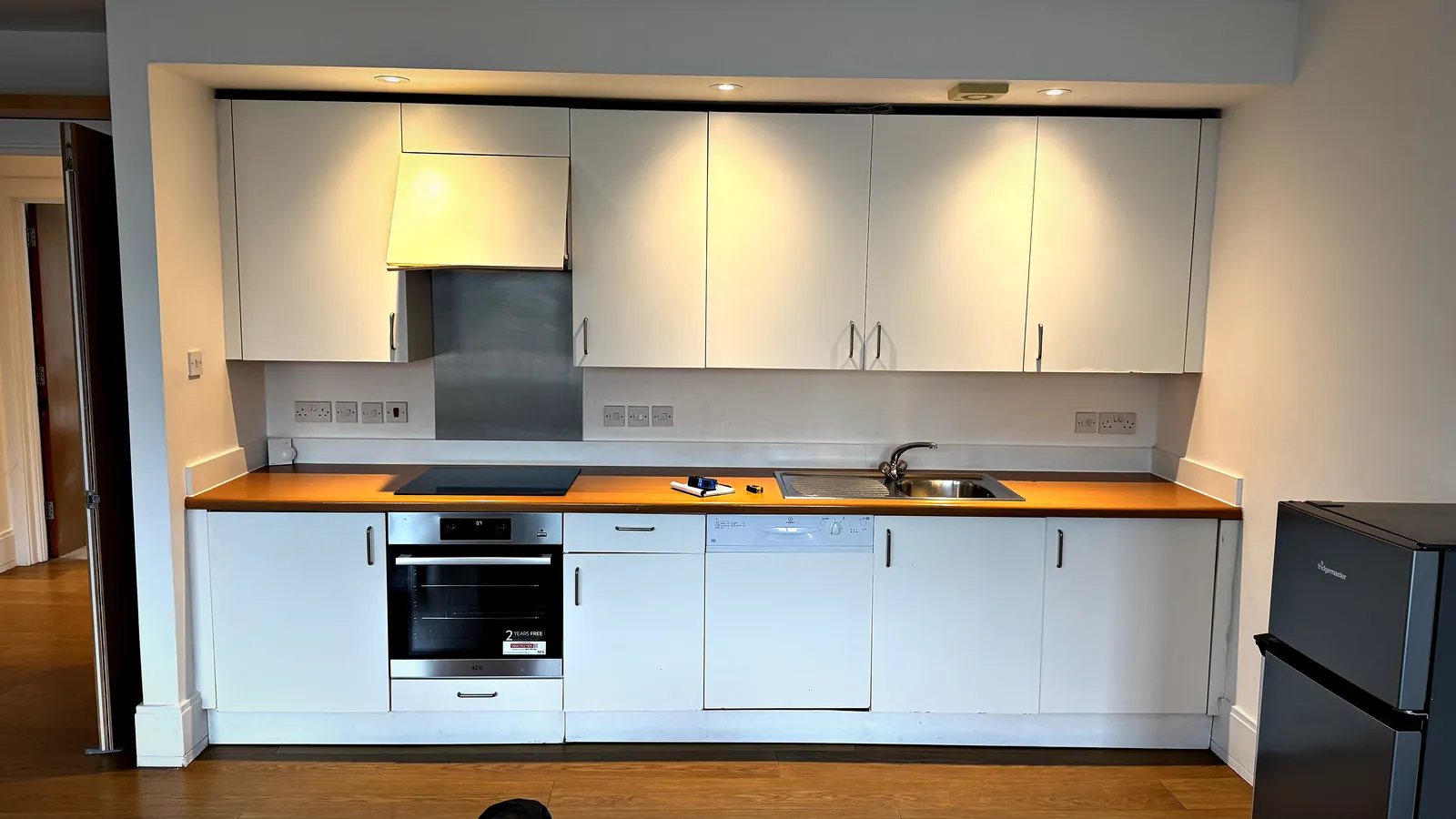 Handleless Kitchen, Holborn Flat — photo 4