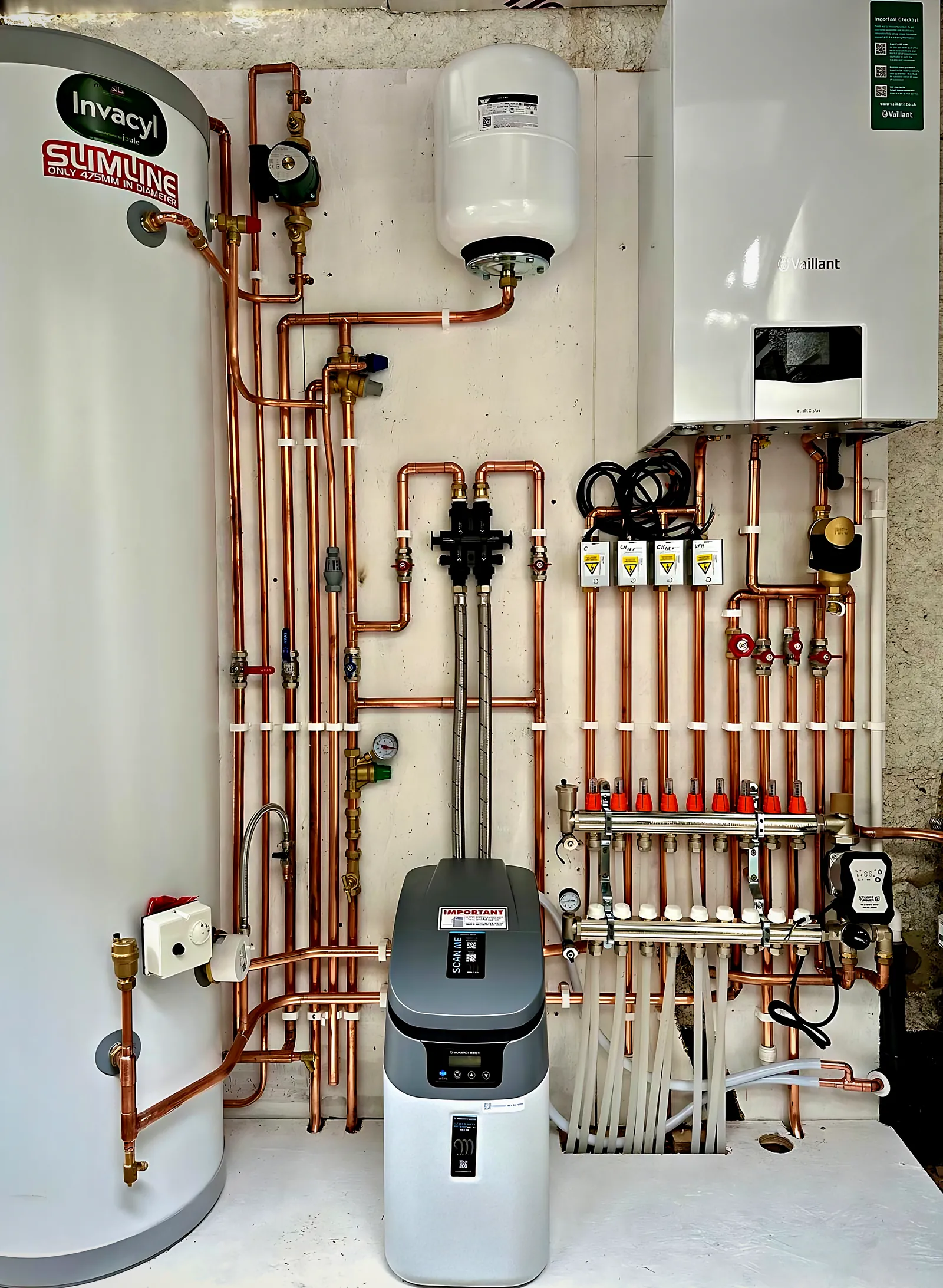 Plant Rooms: Boilers, Cylinders & Manifolds — photo 2