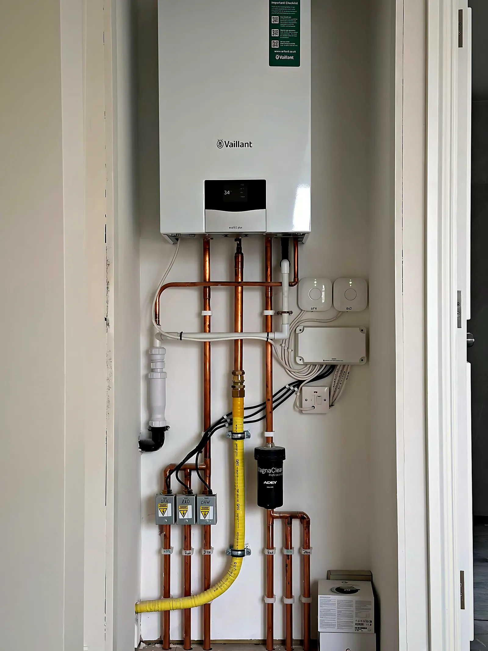 Plant Rooms: Boilers, Cylinders & Manifolds — photo 4