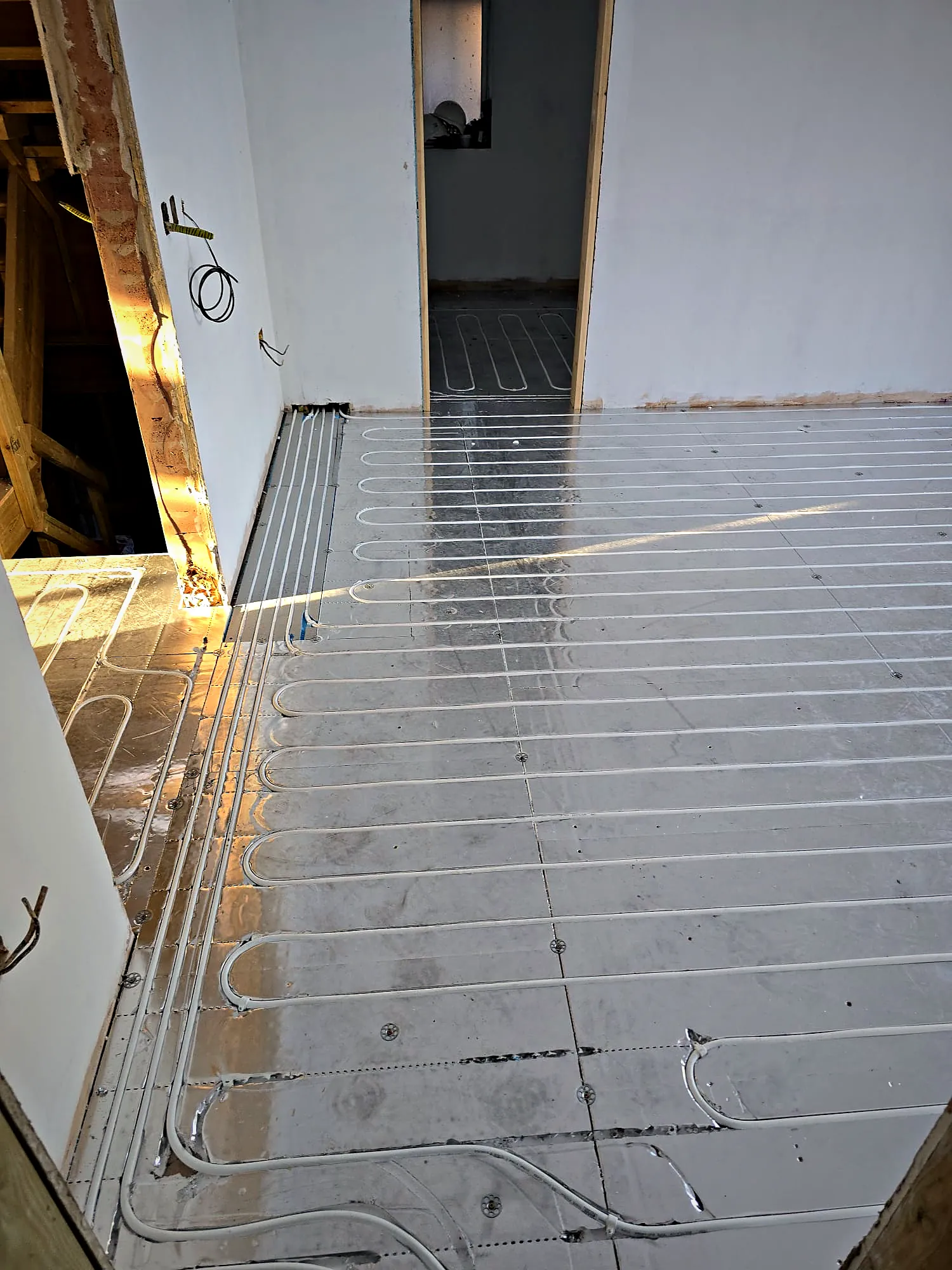 Underfloor Heating & Liquid Screed — photo 2