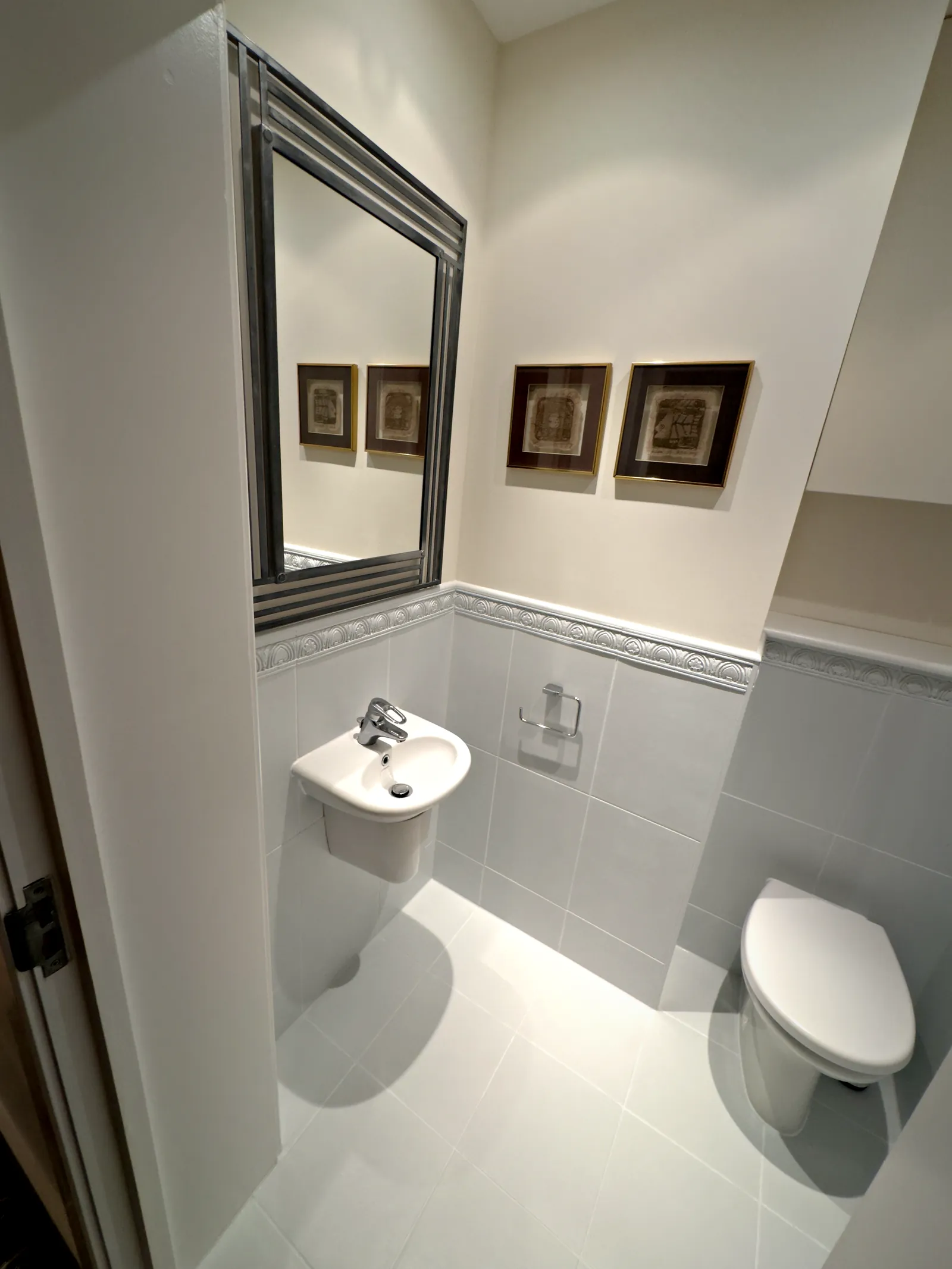 Cloakroom WC, Mill Hill
